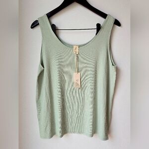 IVY ROSE Canada Sleeveless Top in Sage Green Rayon Size L